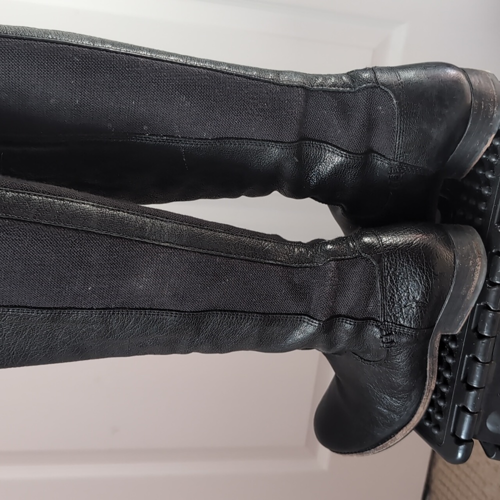 FRYE - Picture 3 of 6